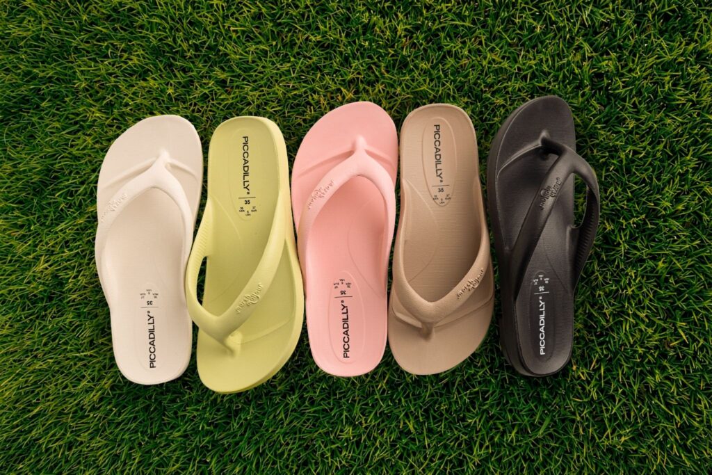 PICCADILLY amplia linha Marshmallow com chinelo de dedo leve e minimalista