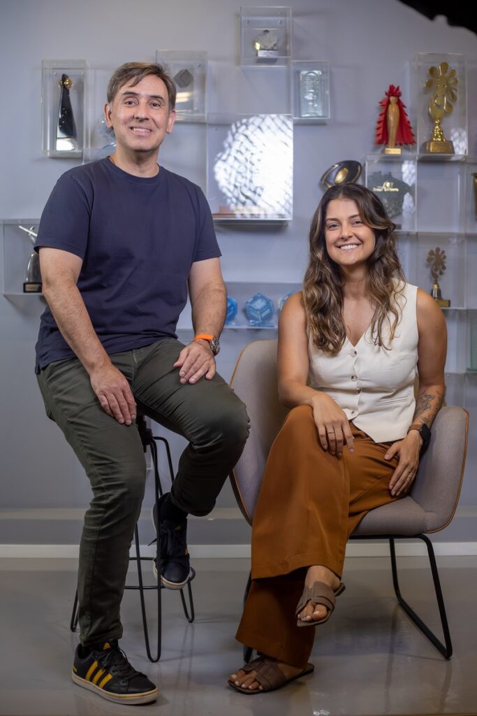 Rodrigo Havro Rodrigues (Vice-presidente Executivo da OpusMúltipla) e Paloma Peixoto (Diretora de Criação da OpusMúltipla). Foto Allyson Berger