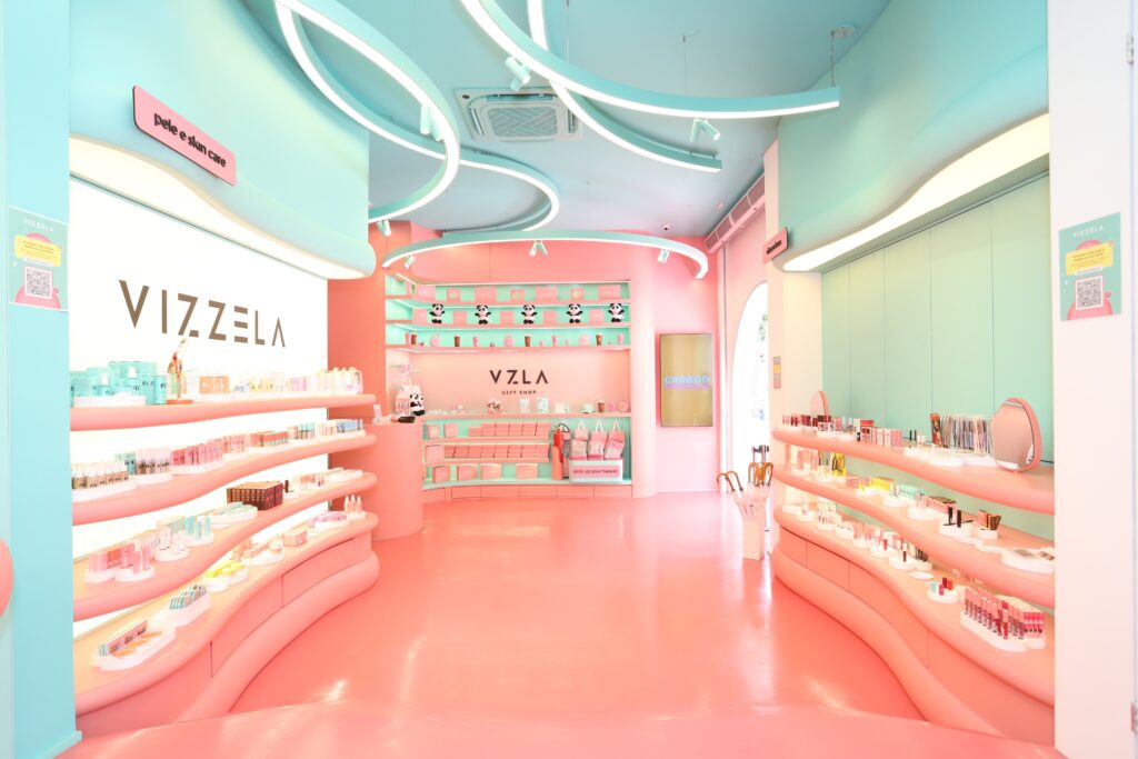 Vizzela inaugura sua primeira flagship em São Paulo e aposta no varejo físico como estratégia de branding após crescer 48% em faturamento.