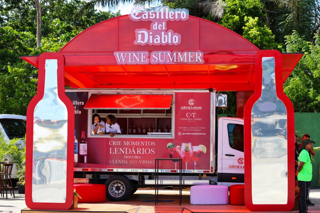 Casillero del Diablo aposta em ativações de verão e amplia ocasiões de consumo do vinho. crédito Laécio Lacerda