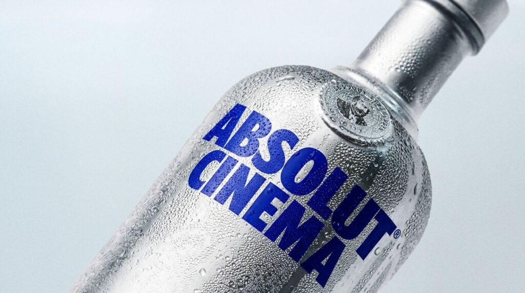 Absolut entra no clima do Oscar com campanha inspirada em meme global do cinema