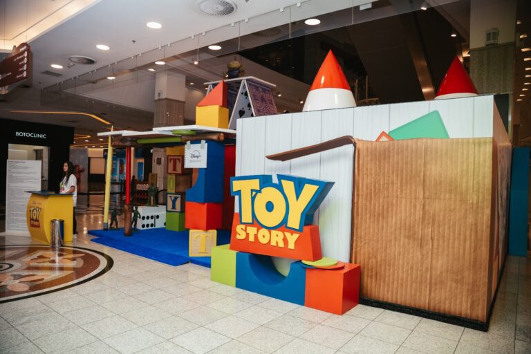 Arena Toy Story transforma o Bourbon Shopping em território da imaginação