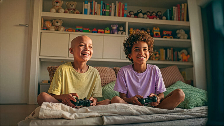 A.C.Camargo mostra que a vida continua durante o tratamento contra o câncer em nova campanha institucional