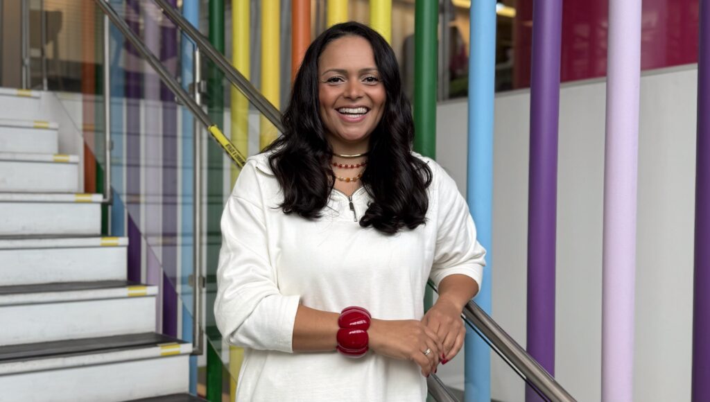 Diretora de Marketing da The Fini Company, Gabriela Guerreiro fala sobre liderança, desafios da carreira e o valor da escuta.