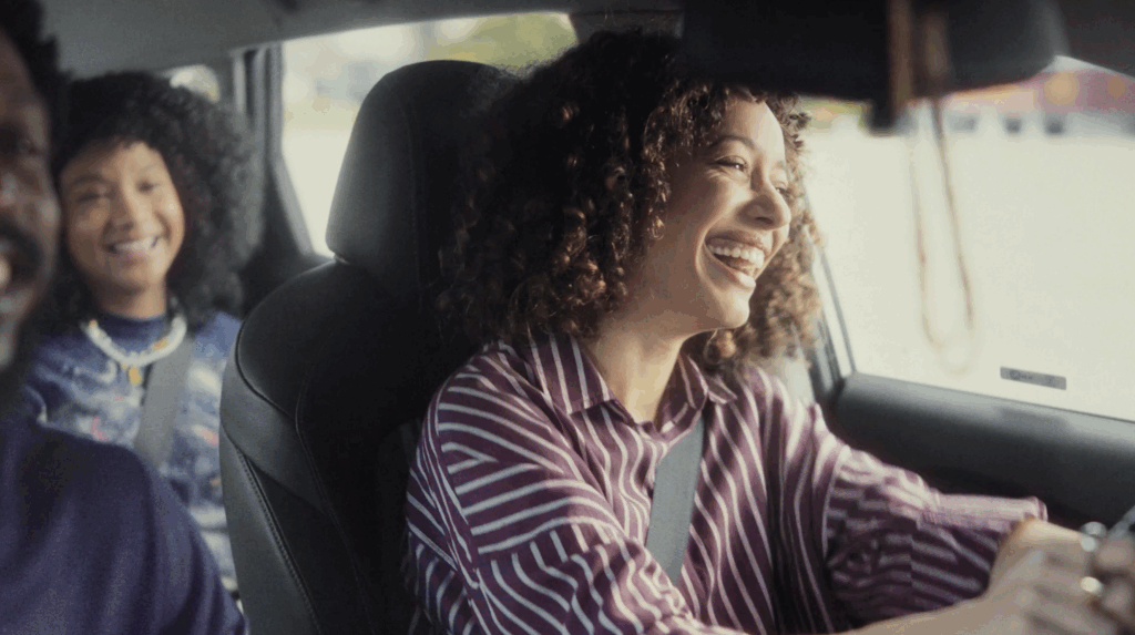 Motiva transforma mobilidade urbana em coreografia em nova campanha institucional