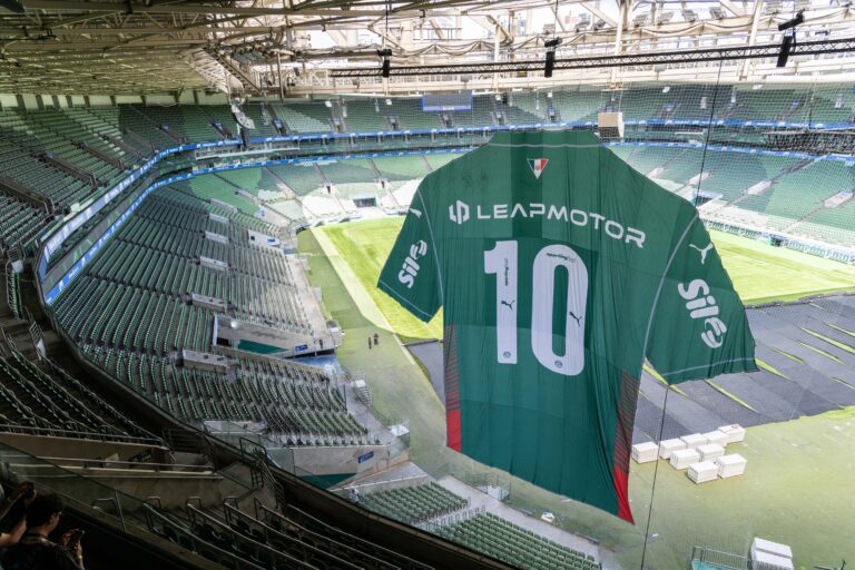 Leapmotor entra em campo com o Palmeiras e reforça estratégia no Brasil