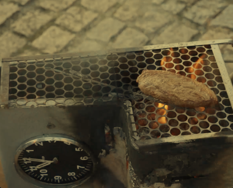 Swift lança reality Gambiassa e transforma churrasqueiras improvisadas em conteúdo, explorando a criatividade do brasileiro no churrasco.