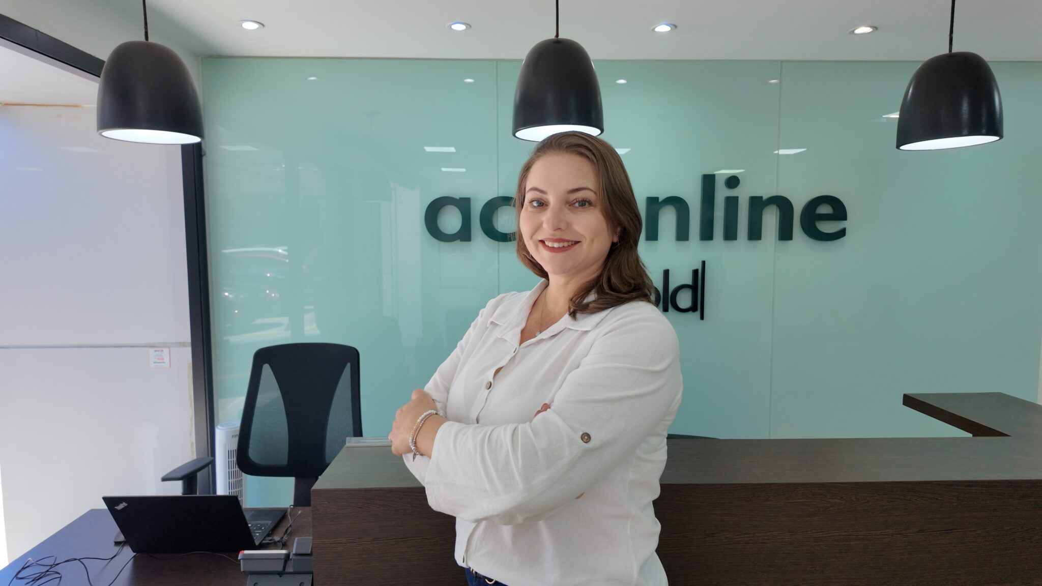 Além do emocional: a nova jornada de compra da mãe millennial e gen z. Artigo escrito por Viviane Pangoni, Executiva Comercial na Actionline