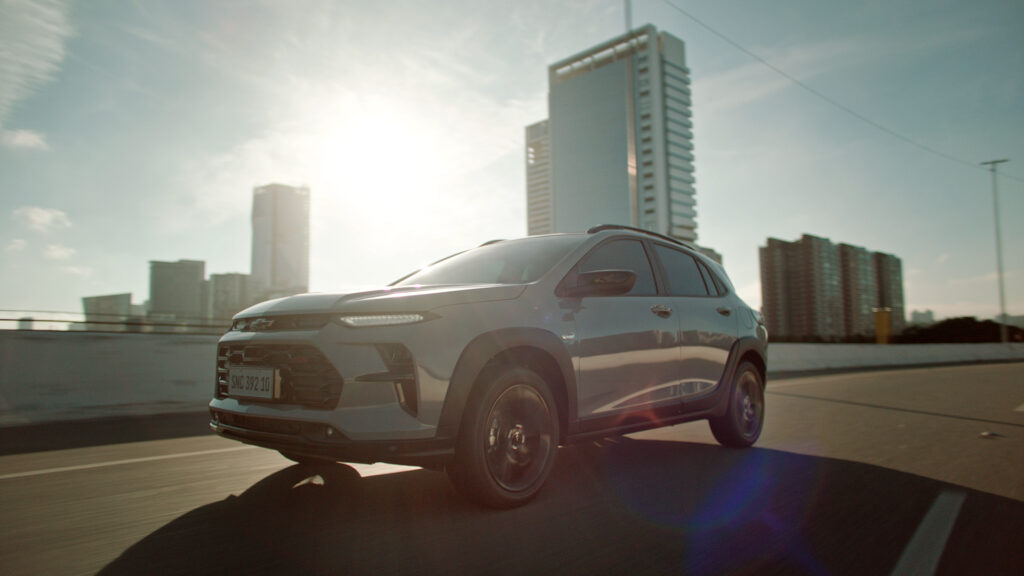Chevrolet apresenta novo Sonic com campanha inspirada em hit de Kylie Minogue