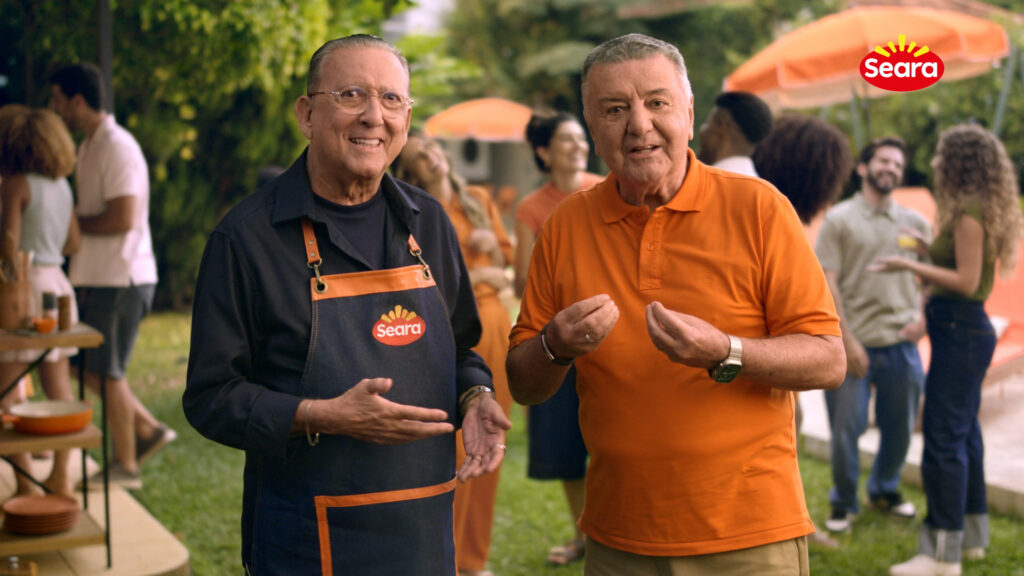 Seara reforça presença no universo do churrasco com campanha estrelada por Galvão Bueno e Arnaldo Cezar Coelho.