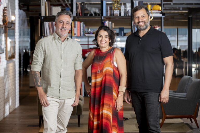 Crispin conquista JCDecaux