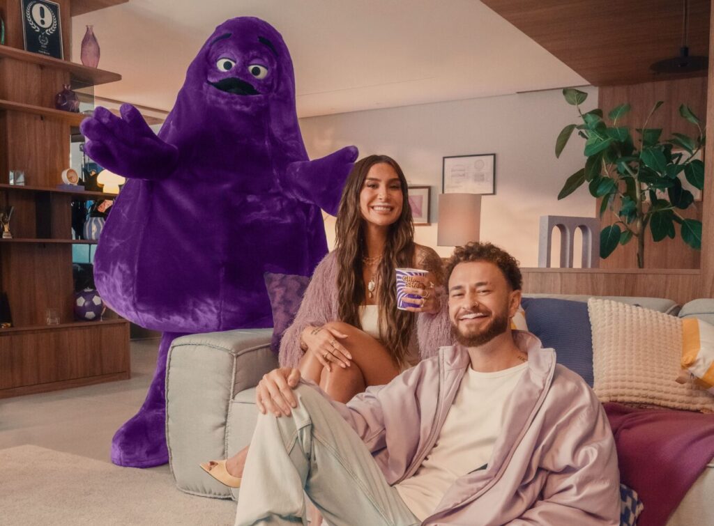 Bianca Andrade e Fred Bruno agitam redes em ação que marca volta do Shake do Grimace ao Méqui