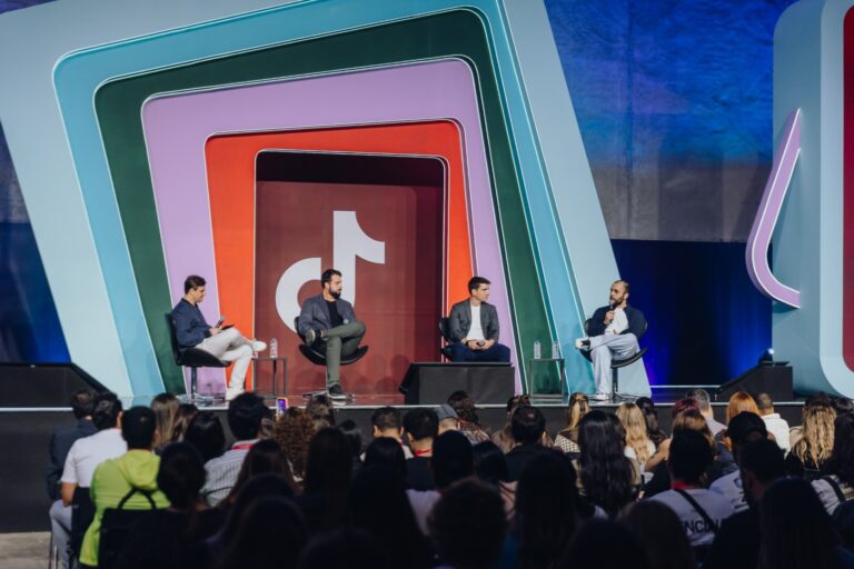 TikTok World - Com Bruno Lopes + Ricardo Monteiro (Vanish) + Guilherme de Abreu (Riachuelo) + Gabriel Lombardi (Zencial) | Imagem: divulgação