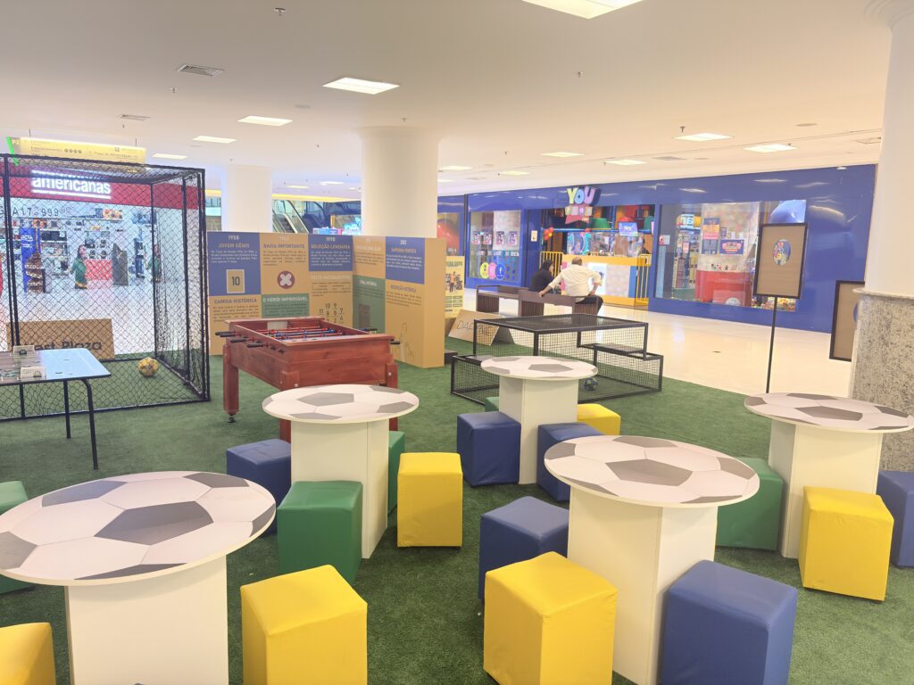 West Plaza cria arena temática gratuita com atrações esportivas, troca de figurinhas e transmissão dos jogos da Copa.