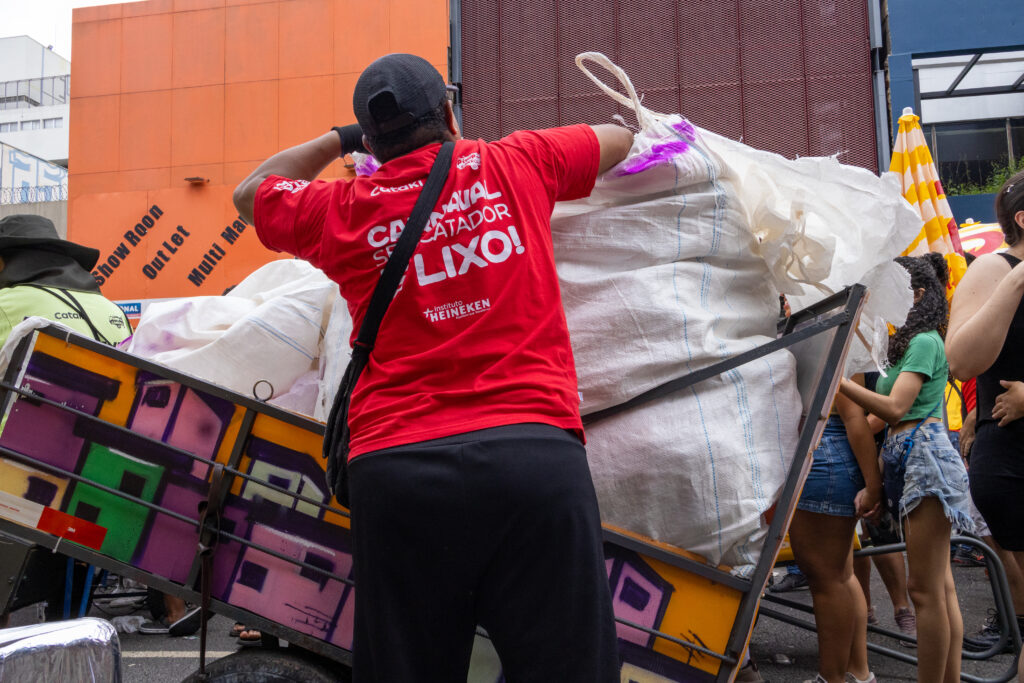 Instituto HEINEKEN celebra 233 toneladas recicladas e reforça apoio a catadores no Brasil