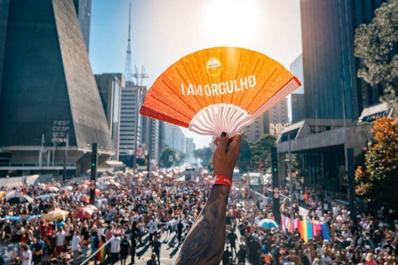 Amstel confirma presença na Parada LGBTQIAP+ de São Paulo pelo oitavo ano seguido