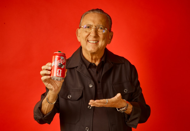 Coca-Cola apresenta filme com Galvão Bueno e latas inspiradas em momentos históricos das Copas