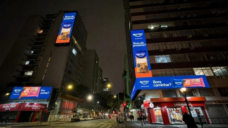 Nutry domina Distrito de Mídia de Curitiba com ação na sexta-feira Dia dos Namorados