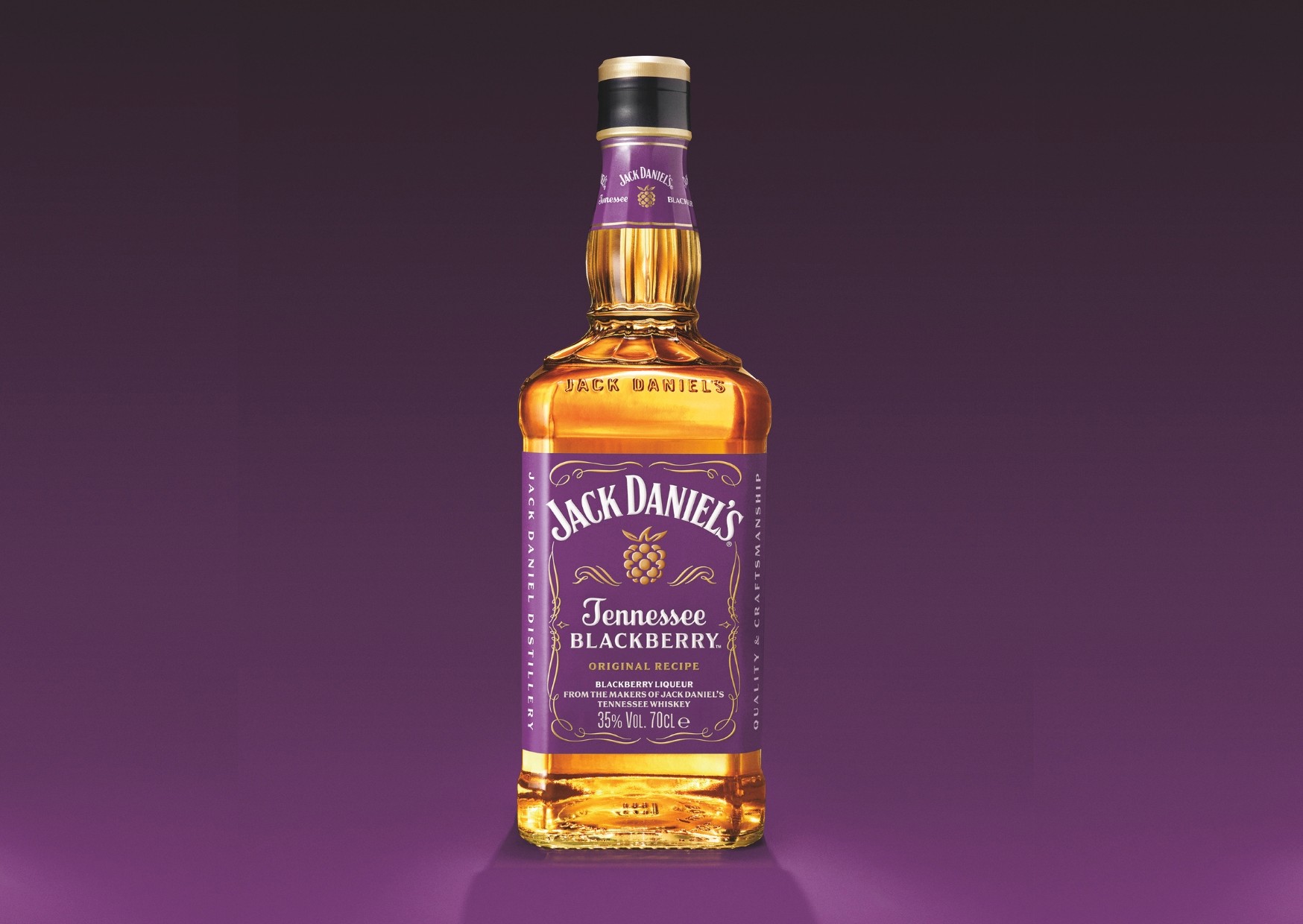 Jack Daniel's Tennessee Blackberry aposta no sabor de amora para