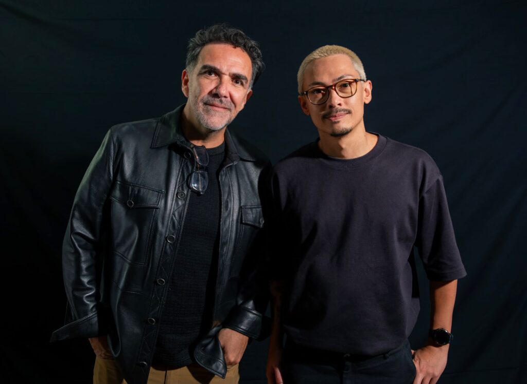 Lola\TBWA anuncia Alex Adati como novo VP de Criação. Na foto, Leo Macias e Alex Adati.