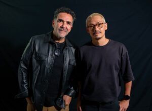 Lola\TBWA anuncia Alex Adati como novo VP de Criação. Na foto, Leo Macias e Alex Adati.