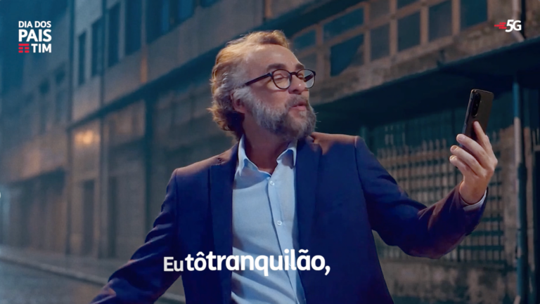 TIM resgata clássico de MC Sapão para vender tranquilidade no Dia dos Pais
