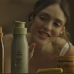 Natura recria “Doce Mel” com Isabelle Drummond em campanha de Tododia