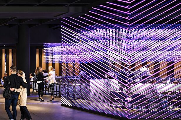 Motorola entra no Nubank Arte Lab como patrocinadora máster