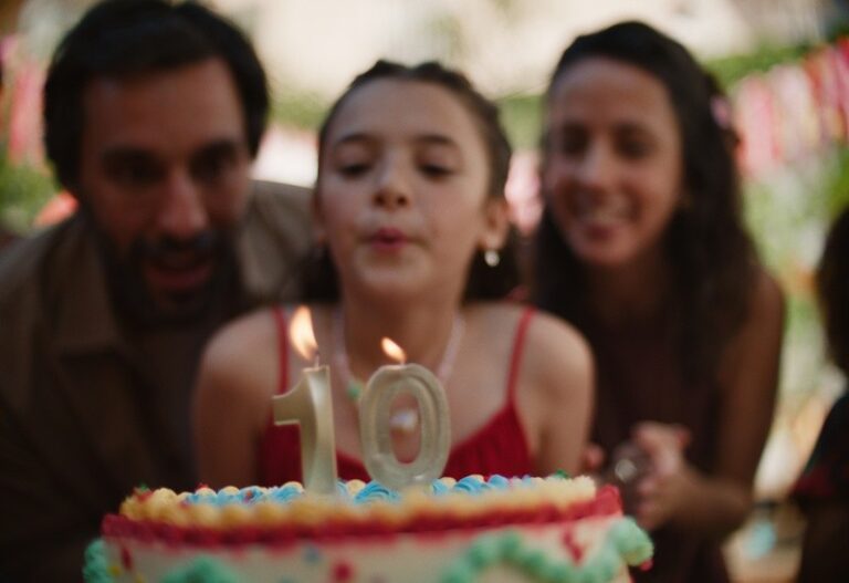 Bradesco dá sequência aos 10 anos da b.ia com novo filme da AlmapBBDO