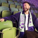 Fred Bruno vira “Fiscal de Naming Rights” em campanha do Nubank
