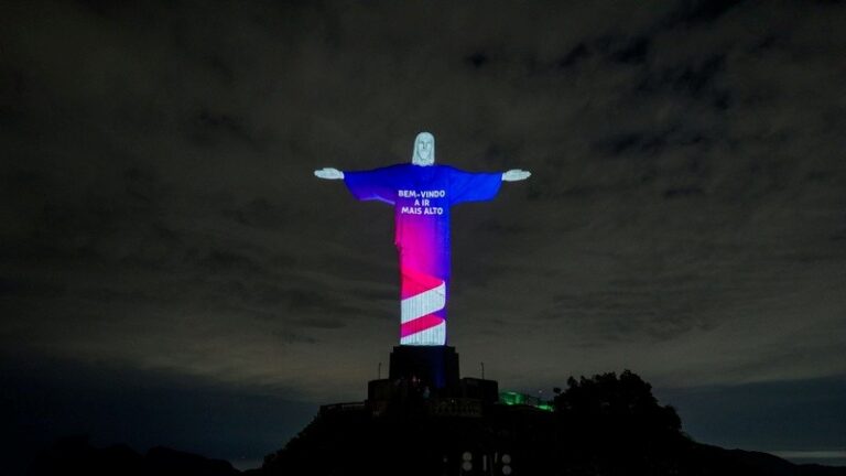 LATAM ilumina Cristo Redentor no encerramento do Rock in Rio 2026