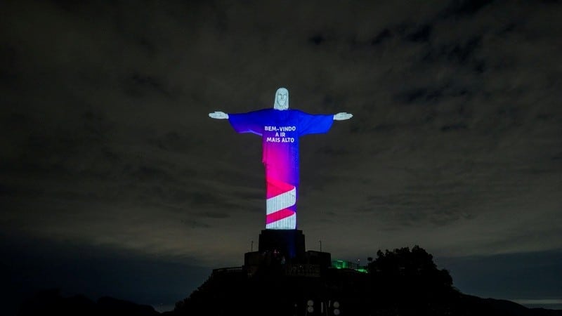 LATAM ilumina Cristo Redentor no encerramento do Rock in Rio 2026