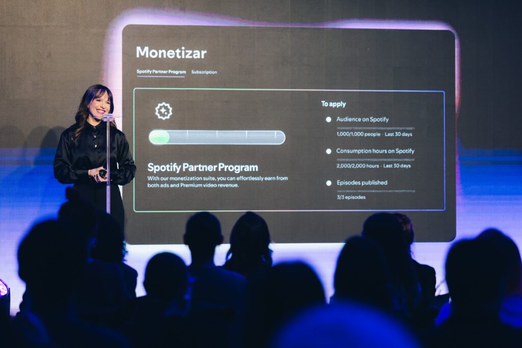 Spotify cria nova frente de receita para podcasts no Brasil com avanço do vídeo