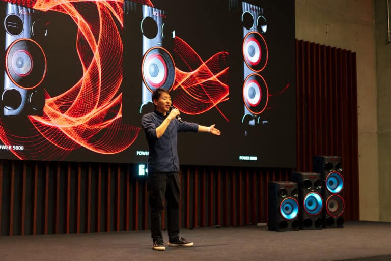 O que acontece quando um artista participa da criação da tecnologia. Por: Marcos Choi, especialista em dispositivos de áudio da LG Electronics Brasil