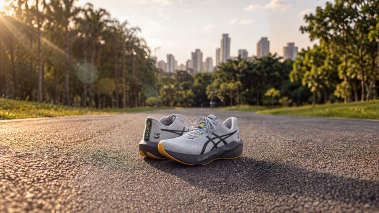 ASICS lança nova coleção em parceria com a Marca Senna inspirada nas vitórias de Ayrton Senna em Interlagos