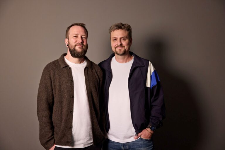 AlmapBBDO reforça liderança criativa com Greg Kickow e Renato Simon