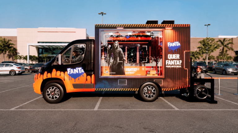 Fanta leva caminhão assombrado a oito cidades no Halloween