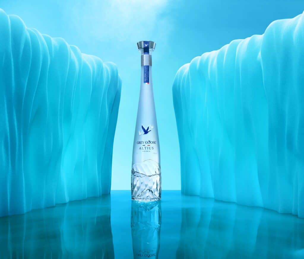 GREY GOOSE LANÇA ALTIUS NO BRASIL: VODKA ULTRA PREMIUM COM FILTRAGEM A -24°C E DESIGN INSPIRADO NOS ALPES FRANCESES