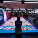 Clash Royale transforma estação Sé em arena gamer com torneios gratuitos