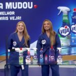 Patrícia Poeta e Dani Calabresa simulam disputa em campanha de Veja