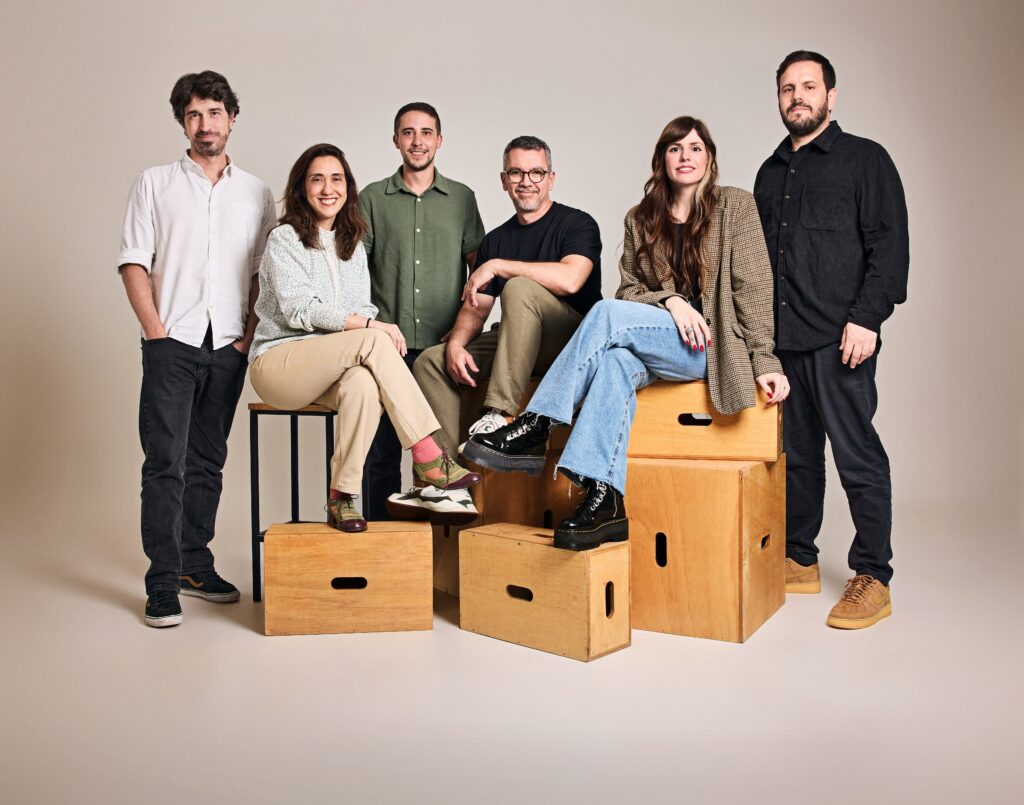 Na foto: da esq. para dir.: Daniel Chagas Martins, Ligia Mendes, Lucas Saicali, Marcelo Ribeiro, Paula Keller Perego e Eduardo Nosé.