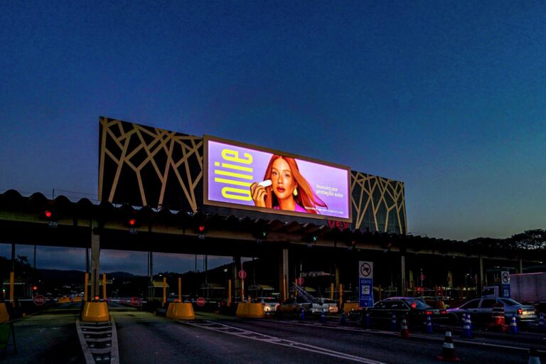 VEX conquista exclusividade publicitária na Rodovia dos Tamoios até 2045